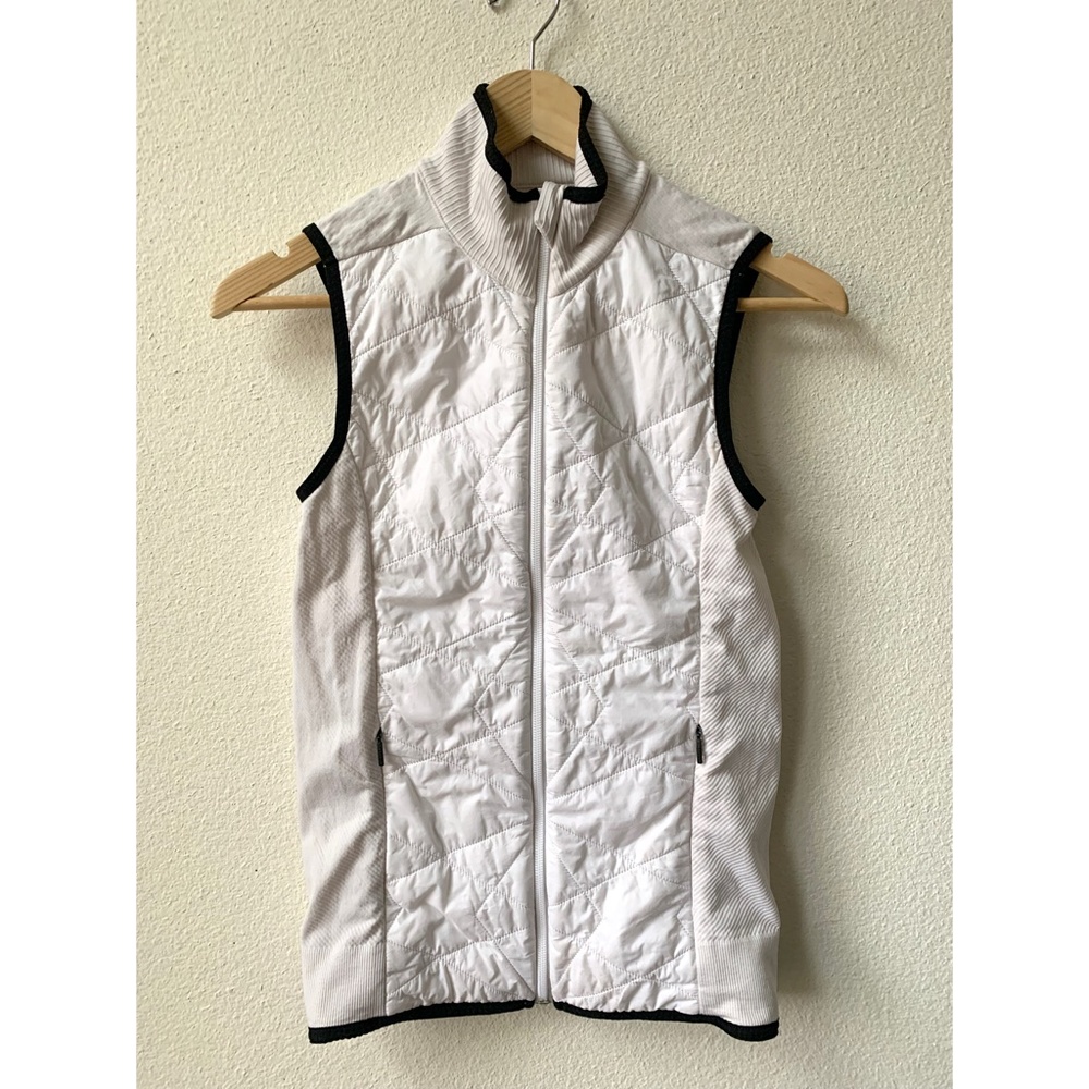 Athleta White Insulated Flurry Primaloft Vest-XS-Full-Zip Quilted Activewear